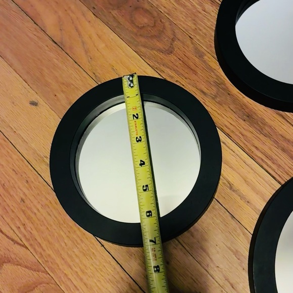 Set of 5 Round Mirror Wall Accents - Picture 4 of 8